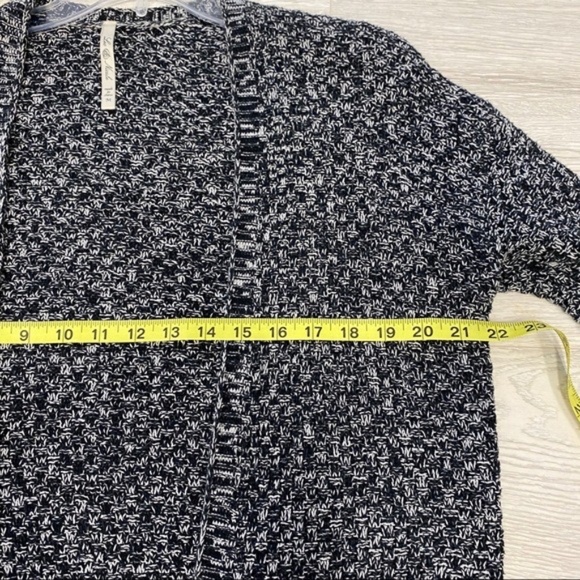 Leo and Nicole Black Long Cardigan Sweater M - Picture 6 of 12